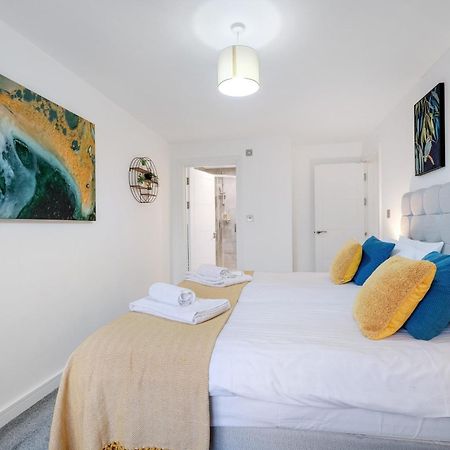 St Martins 2 Bedroom Apartments In Ruislip By 360 Stays Exterior photo