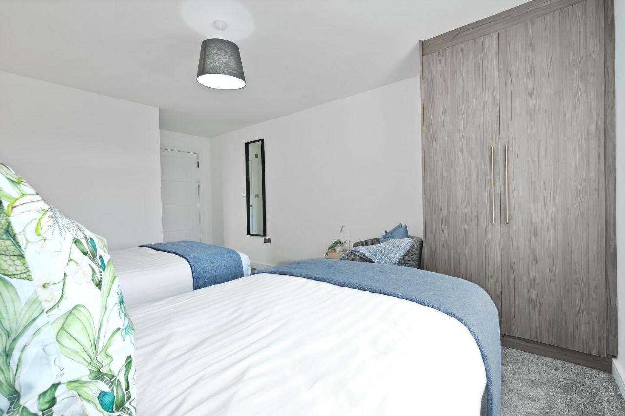 St Martins 2 Bedroom Apartments In Ruislip By 360 Stays Exterior photo