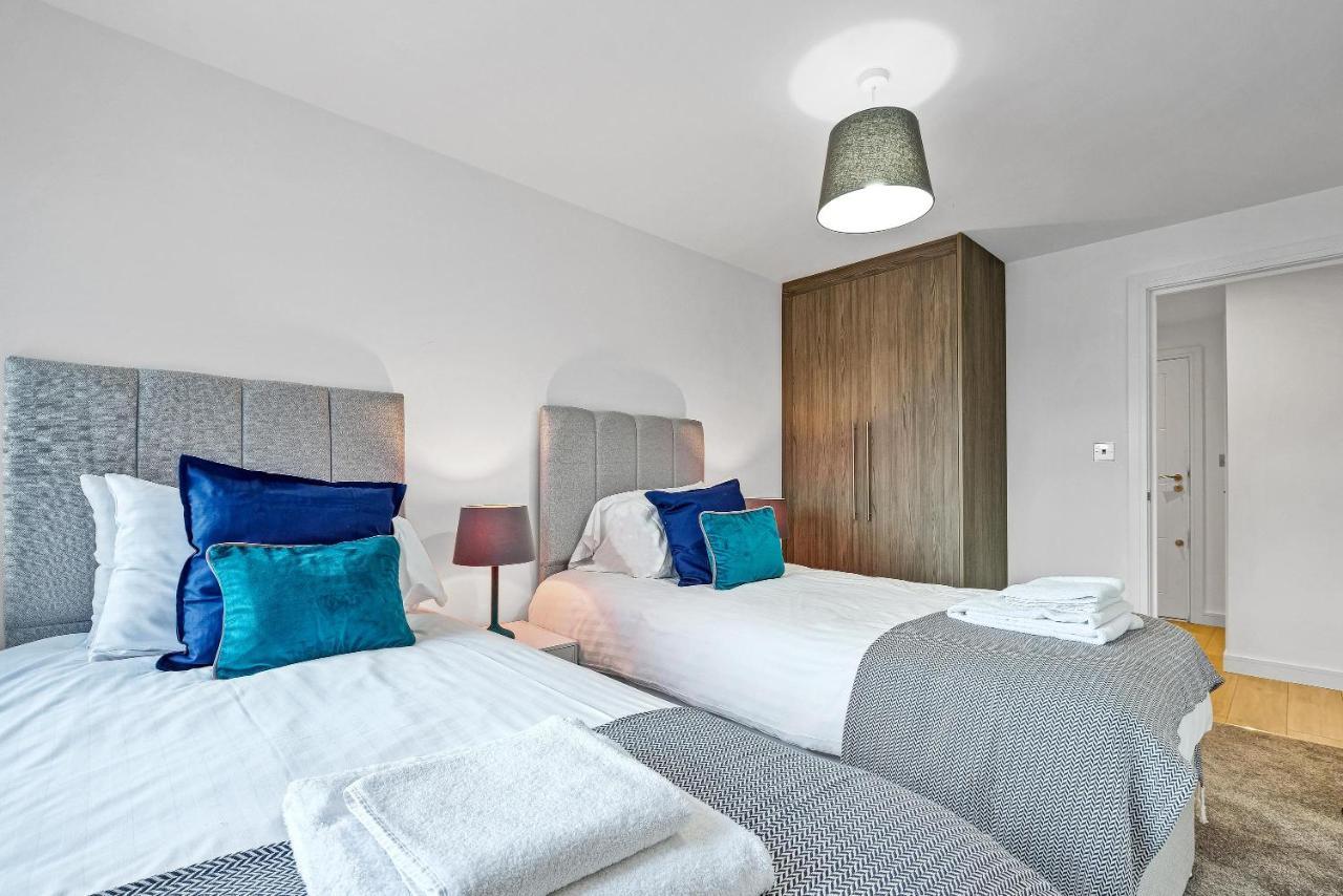 St Martins 2 Bedroom Apartments In Ruislip By 360 Stays Exterior photo