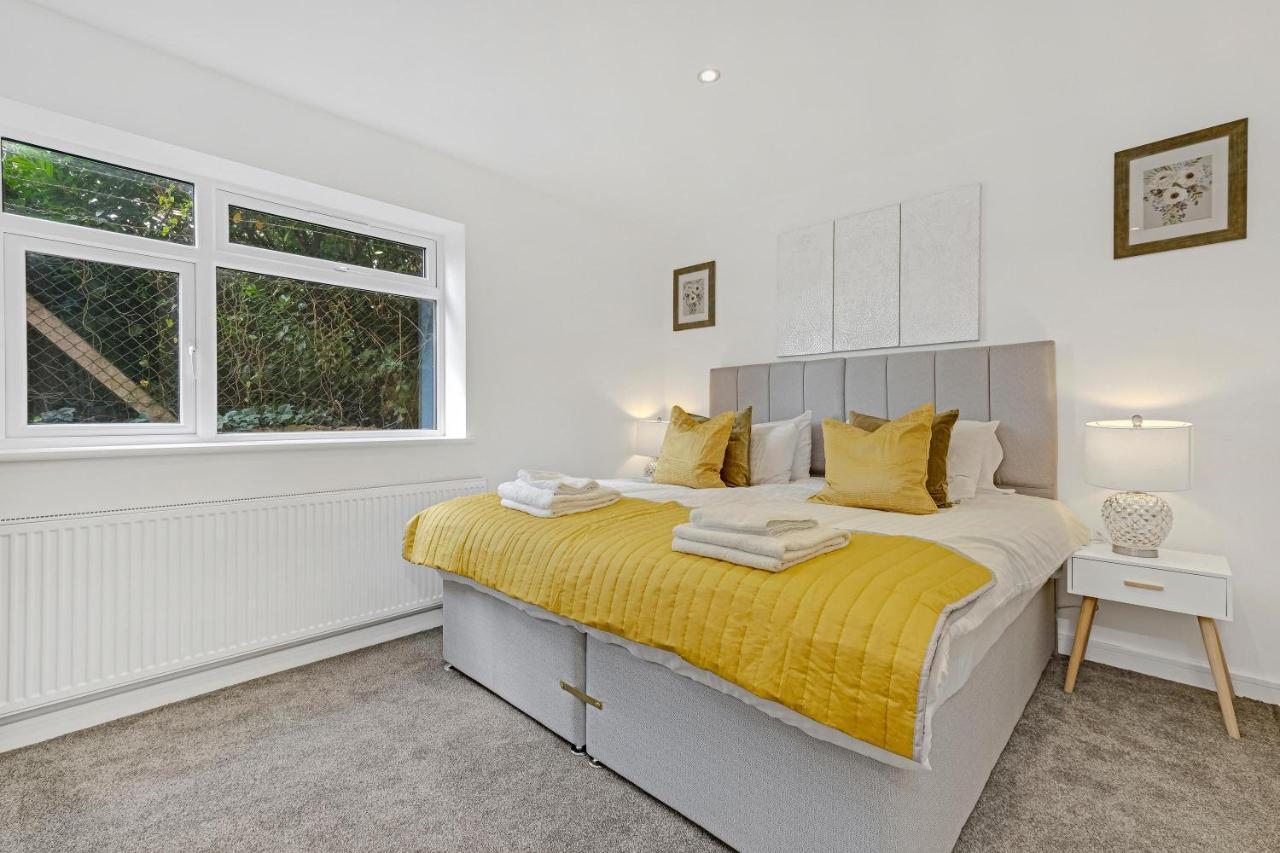 St Martins 2 Bedroom Apartments In Ruislip By 360 Stays Exterior photo