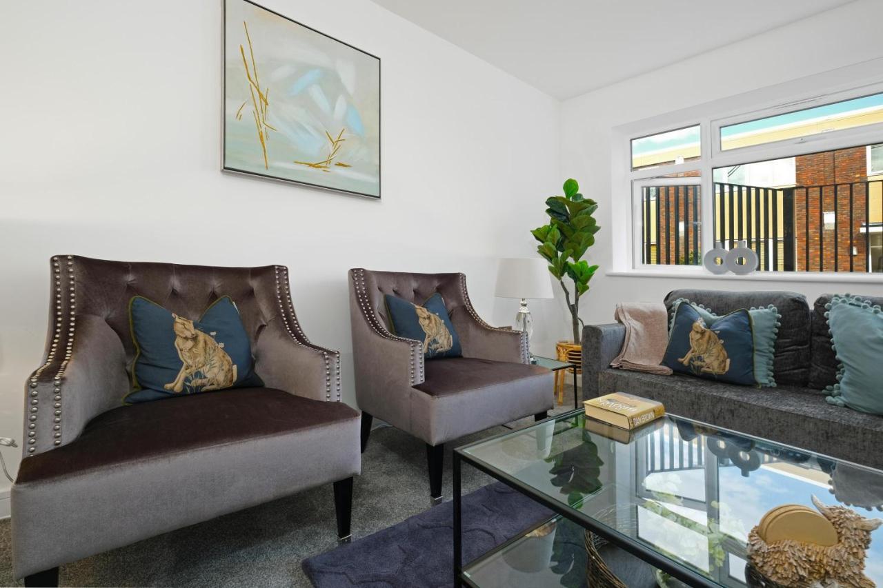 St Martins 2 Bedroom Apartments In Ruislip By 360 Stays Exterior photo