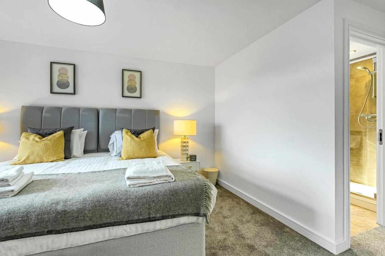 St Martins 2 Bedroom Apartments In Ruislip By 360 Stays Exterior photo
