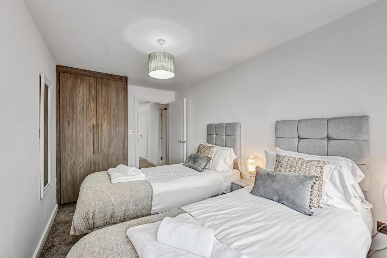 St Martins 2 Bedroom Apartments In Ruislip By 360 Stays Exterior photo