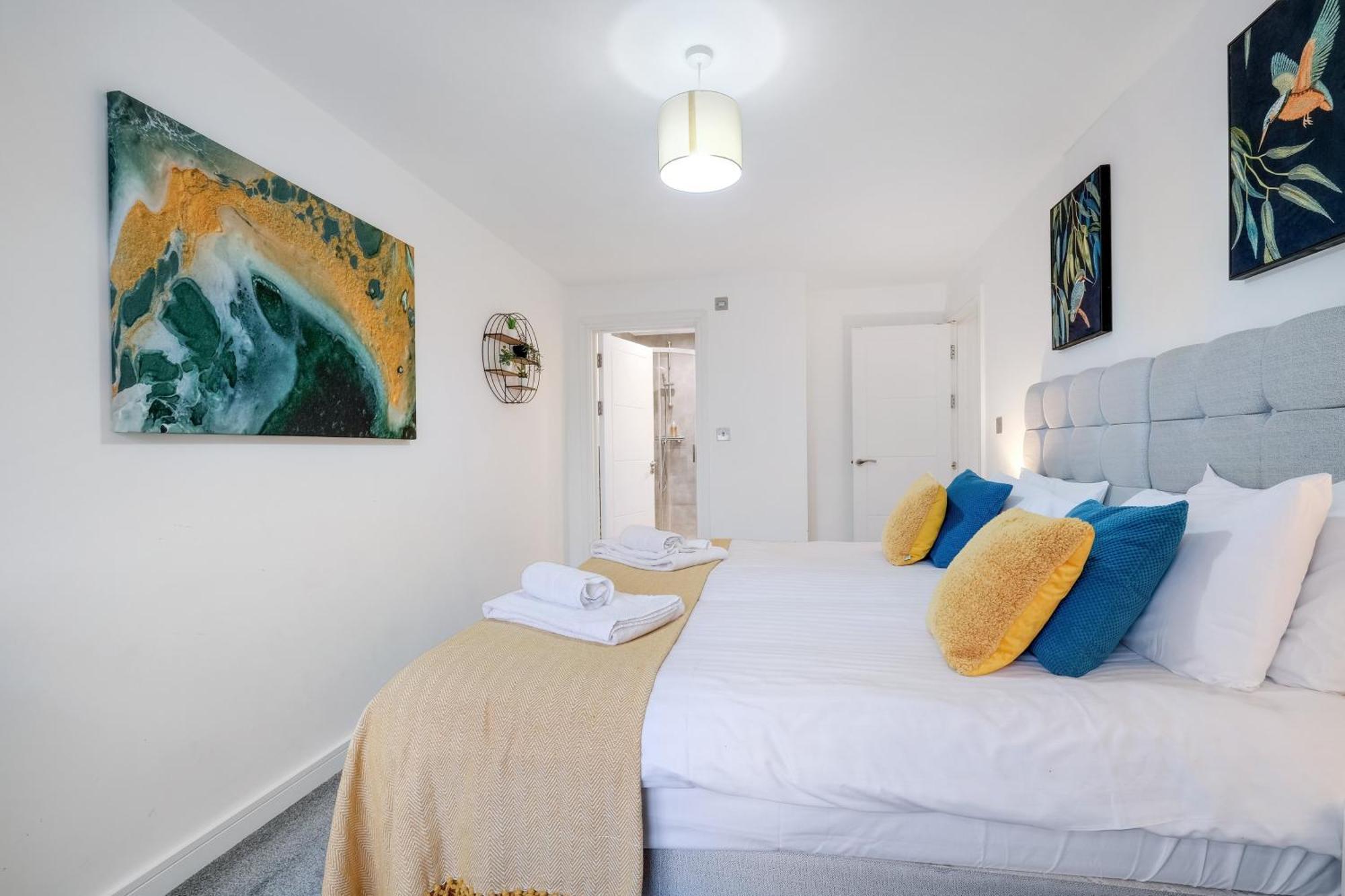 St Martins 2 Bedroom Apartments In Ruislip By 360 Stays Exterior photo