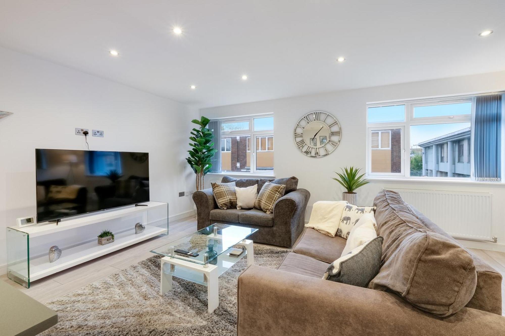 St Martins 2 Bedroom Apartments In Ruislip By 360 Stays Exterior photo