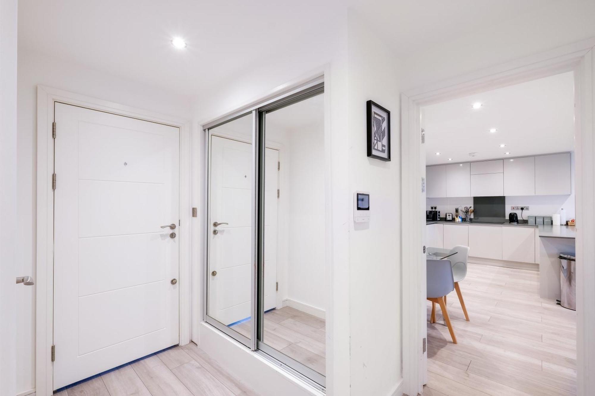 St Martins 2 Bedroom Apartments In Ruislip By 360 Stays Exterior photo