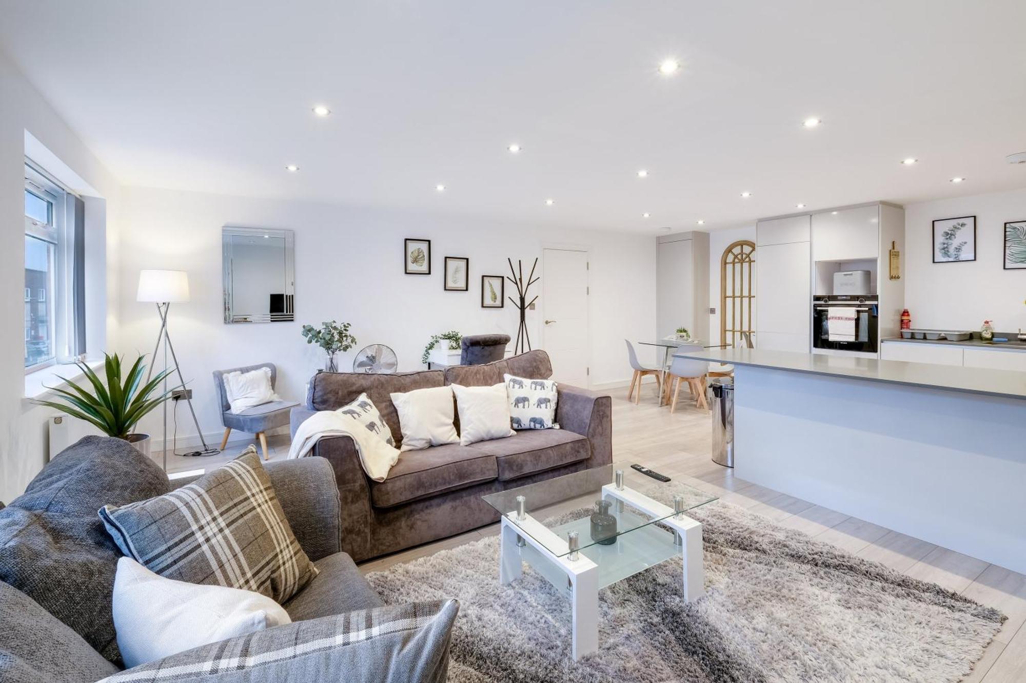 St Martins 2 Bedroom Apartments In Ruislip By 360 Stays Exterior photo